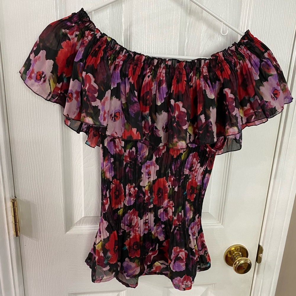 Sunny Leigh off the shoulder top.  Bring the summer on!